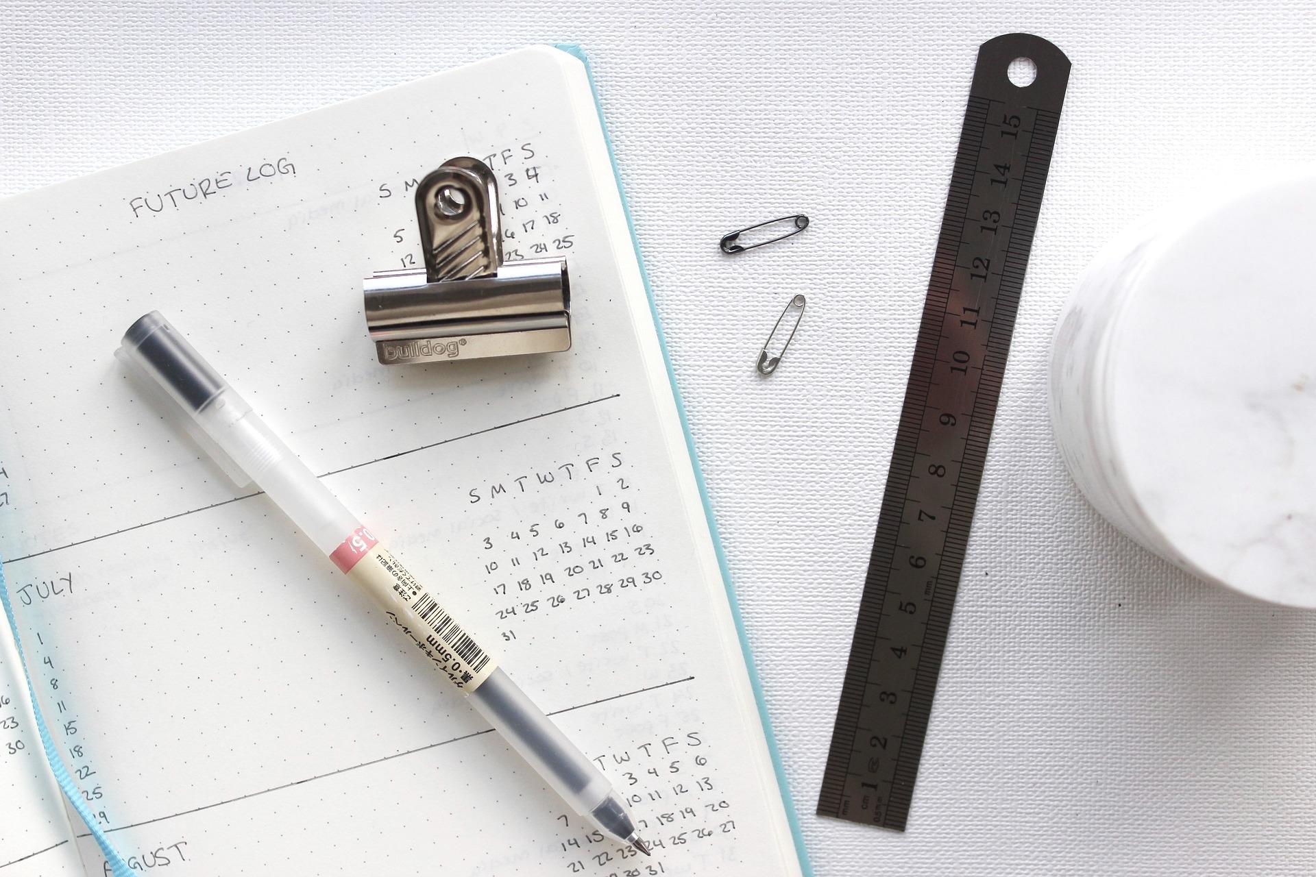 calendar-2559888_1920
